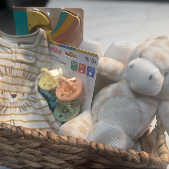 Newborn gift set for expecting or new mom - Picture 2 of 8